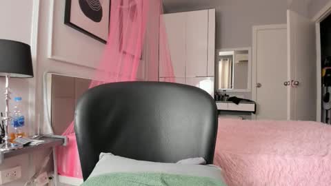 Amelle online show from 9, 1, 2026