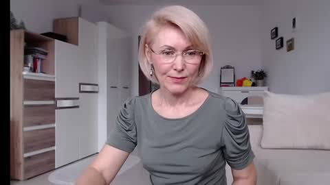 Jasmin room for people 40 online show from 27, 1, 2025