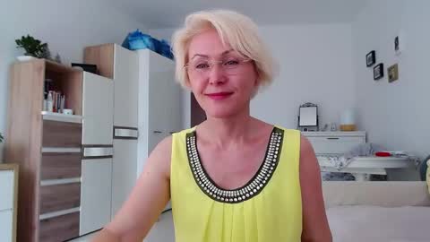 Jasmin room for people 40 online show from 17, 4, 2026