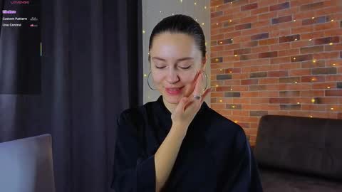 Snapshot of jasmindoroti chatting on 17, 12, 2025 Chloe online show from 17, 12, 2025