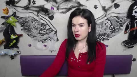 JasmineKouch online show from 11, 11, 2025