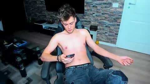 Snapshot of jason_marz chatting on 16, 11, 2025 JasoN online show from 16, 11, 2025