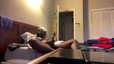 Snapshot of jaunpablo32 chatting on 27, 10, 2025 KingSnickers online show from 27, 10, 2025