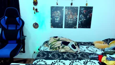 Javier online show from 30, 1, 2025