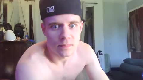 Snapshot of jaybrik92 chatting on 22, 10, 2025 Jlio Delgauto online show from 22, 10, 2025