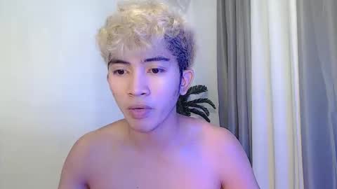Snapshot of jaysee_hugecox chatting on 19, 5, 2026 jaysee_hugecox online show from 19, 5, 2026