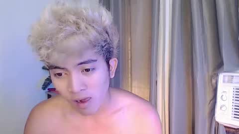 Snapshot of jaysee_hugecox chatting on 28, 5, 2026 jaysee_hugecox online show from 28, 5, 2026