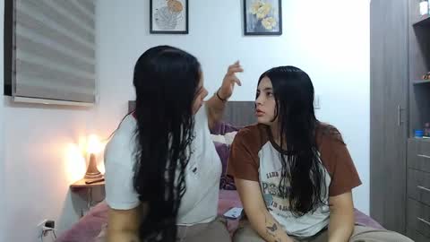 Jazmin and Scarlett online show from 28, 3, 2026