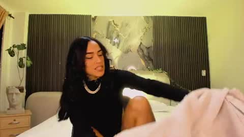 Jazminrusso  online show from 1, 7, 2026