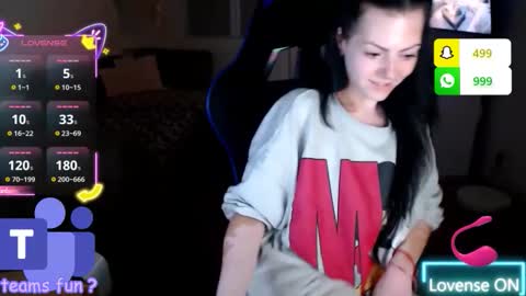 Snapshot of jazzminneluvv chatting on 8, 10, 2025 JAZZMINNE LOVE online show from 8, 10, 2025
