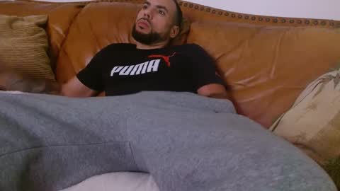 JcMax305 online show from 17, 2, 2025