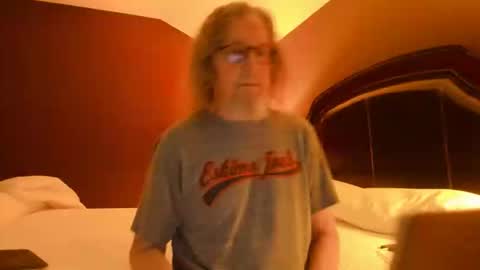 Snapshot of jdineuless chatting on 10, 5, 2026 JDinEuless online show from 10, 5, 2026