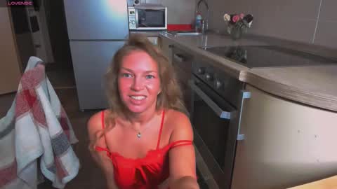 Snapshot of jeannesnowru chatting on 14, 11, 2025 Jeanne online show from 14, 11, 2025