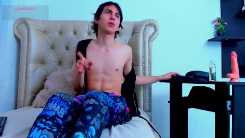 jeanram018 online show from 6, 3, 2025