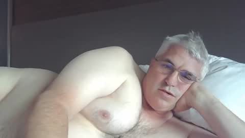 Snapshot of jecko71 chatting on 26, 4, 2026 dadbody71 online show from 26, 4, 2026