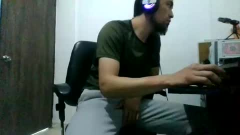 Snapshot of jeff12012 chatting on 17, 11, 2025 Jeff12012 online show from 17, 11, 2025