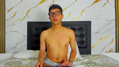 Snapshot of jeff_walker1 chatting on 30, 11, 2025 JEFF WALKER online show from 30, 11, 2025