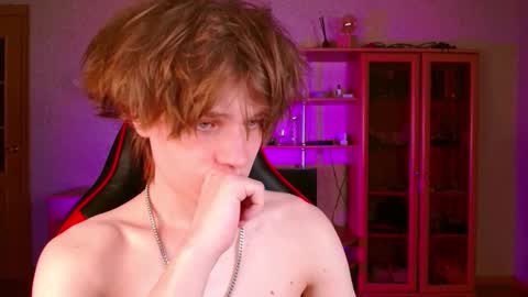 Snapshot of jeffreyue chatting on 13, 11, 2025 Jeffrey online show from 13, 11, 2025