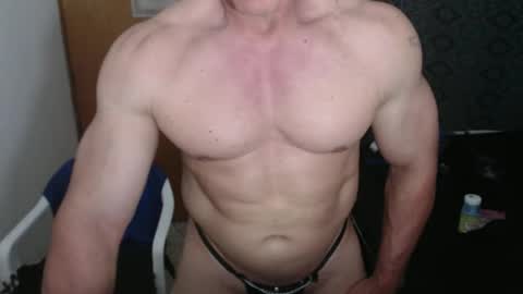 Snapshot of jefmuscletw chatting on 19, 4, 2026 brayam online show from 19, 4, 2026
