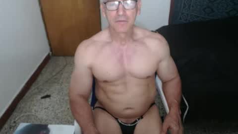 Snapshot of jefmuscletw chatting on 25, 4, 2026 brayam online show from 25, 4, 2026
