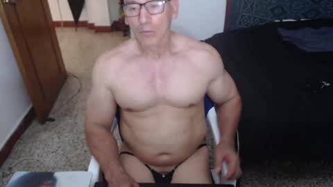Snapshot of jefmuscletw chatting on 12, 5, 2026 brayam online show from 12, 5, 2026