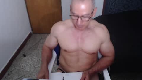 Snapshot of jefmuscletw chatting on 16, 5, 2026 brayam online show from 16, 5, 2026