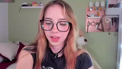 Snapshot of jelly_w5 chatting on 17, 6, 2026 Jelly online show from 17, 6, 2026