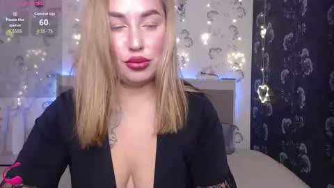 Snapshot of jemalia chatting on 20, 12, 2025 Alice online show from 20, 12, 2025