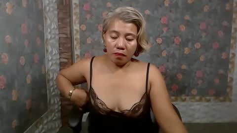 Snapshot of jemm36 chatting on 20, 12, 2024 Jem online show from 20, 12, 2024