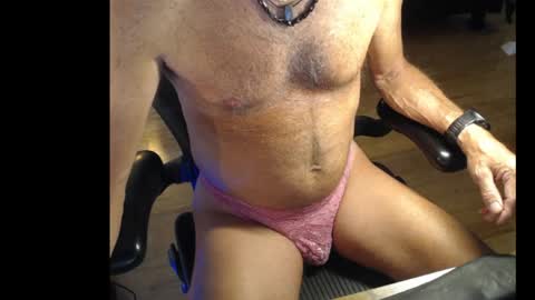 Snapshot of jenandjamesnyc chatting on 25, 5, 2026 PegMePlease online show from 25, 5, 2026