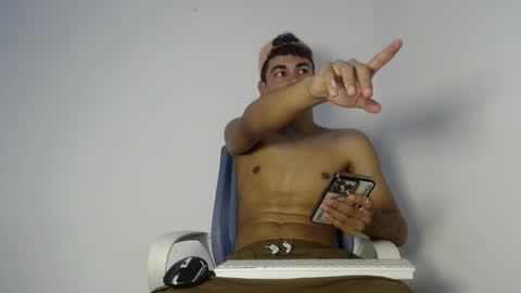 jenfrysuarez online show from 25, 2, 2026