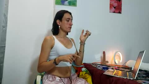  Isabella  online show from 2, 12, 2025