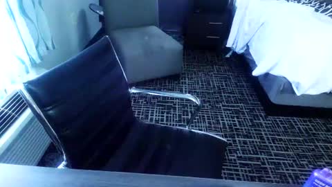 Jenna Cross online show from 15, 12, 2024