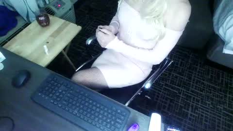 Jenna Cross online show from 1, 1, 2025