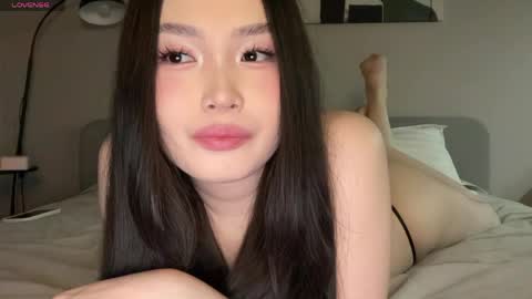 Snapshot of jennie_yung chatting on 21, 5, 2026 jennie_yung online show from 21, 5, 2026