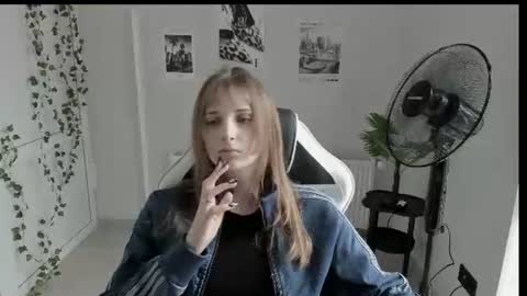 Snapshot of jenniestar chatting on 9, 6, 2026 Karla online show from 9, 6, 2026