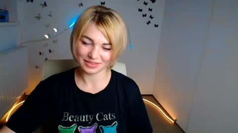 Snapshot of jennifer_cuttie chatting on 6, 8, 2026 Jennifer online show from 6, 8, 2026