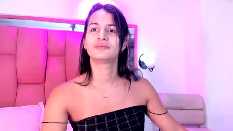 Snapshot of jennifer_t chatting on 4, 2, 2025 jennifer_t online show from 4, 2, 2025