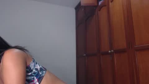 Snapshot of jennifer_t chatting on 1, 3, 2025 jennifer_t online show from 1, 3, 2025