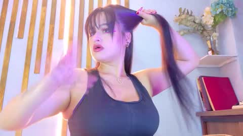 Jennifer vega  online show from 14, 12, 2025