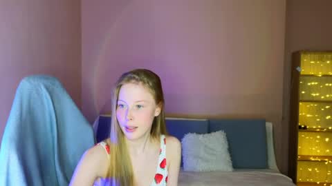 Snapshot of jenny_angelok chatting on 27, 4, 2026 Next broadcast on December 05 subject to change online show from 27, 4, 2026