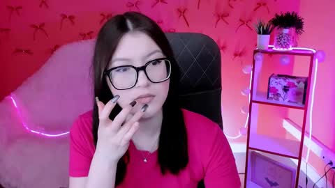 Snapshot of jennygibson chatting on 8, 5, 2026 JENNY online show from 8, 5, 2026