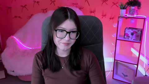 Snapshot of jennygibson chatting on 11, 5, 2026 JENNY online show from 11, 5, 2026