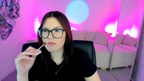 Snapshot of jennygibson chatting on 11, 7, 2026 JENNY online show from 11, 7, 2026