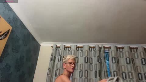 JennyHazel online show from 28, 10, 2025