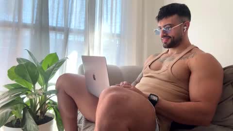 Snapshot of jeremy_harden chatting on 15, 5, 2026 Jeremy online show from 15, 5, 2026