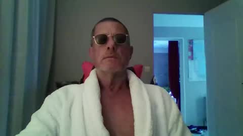 Snapshot of jerflor chatting on 19, 10, 2025 jerflor online show from 19, 10, 2025