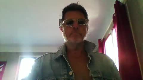 Snapshot of jerflor chatting on 2, 4, 2026 jerflor online show from 2, 4, 2026