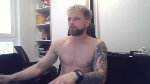 Snapshot of jerryalise chatting on 15, 11, 2025 jerryalise online show from 15, 11, 2025