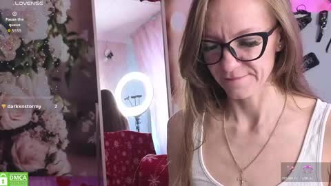 Snapshot of jesica_moon_peachyy chatting on 9, 5, 2026 jesica_moon_peachyy online show from 9, 5, 2026
